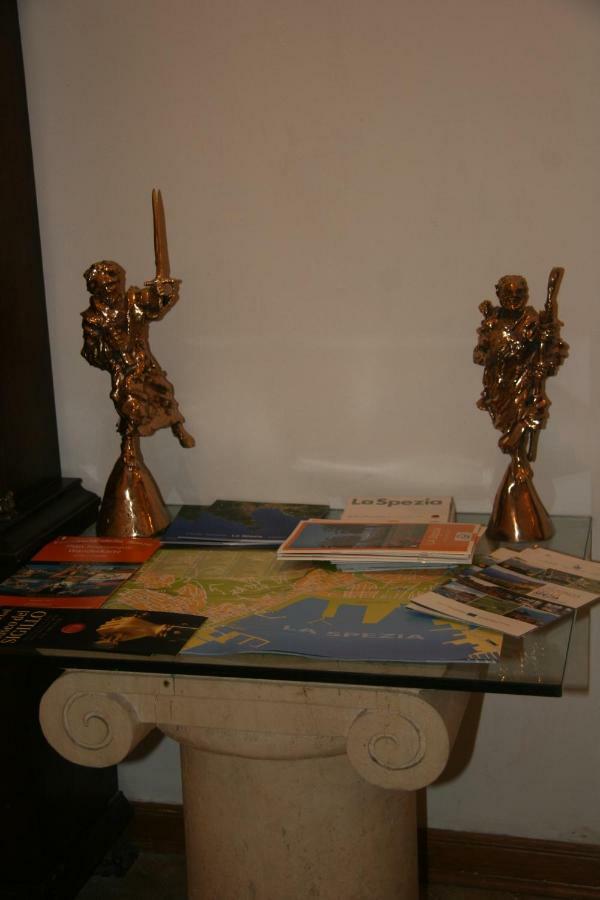 Sculptor House Apartment La Spezia Bagian luar foto